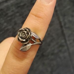 JAMES AVERY RETIRED large rose ring